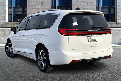 2026 Chrysler Pacifica Pinnacle