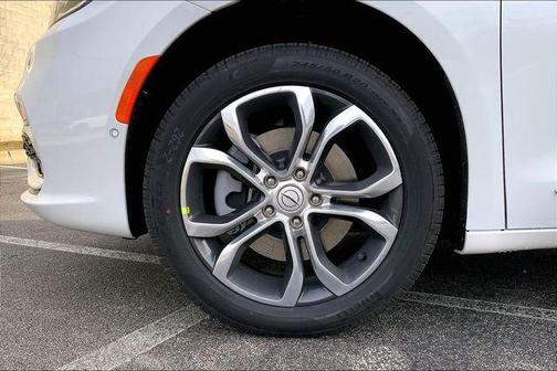 2026 Chrysler Pacifica Pinnacle