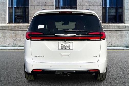 2026 Chrysler Pacifica Pinnacle