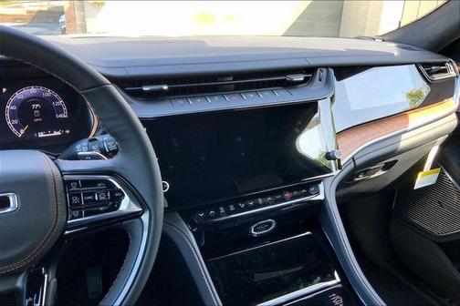 Bright White Clearcoat 2026 Jeep Grand Cherokee L Summit