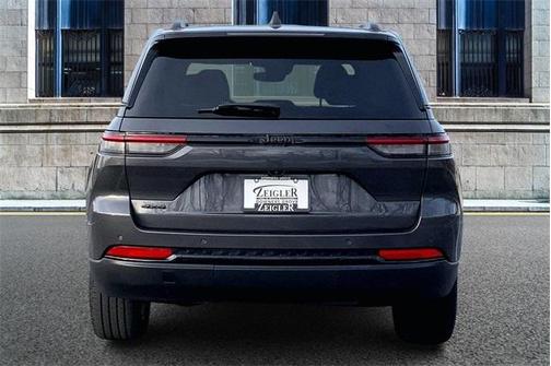 2022 Jeep Grand Cherokee Altitude