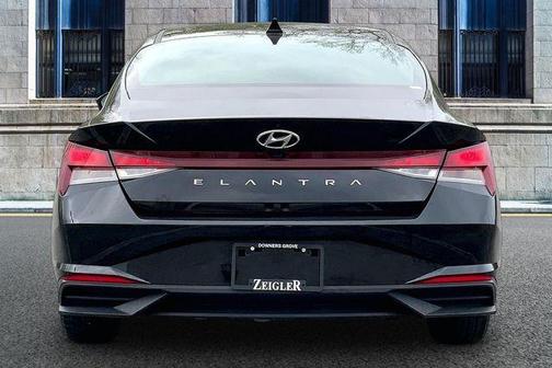 Phantom Black 2021 Hyundai ELANTRA SEL