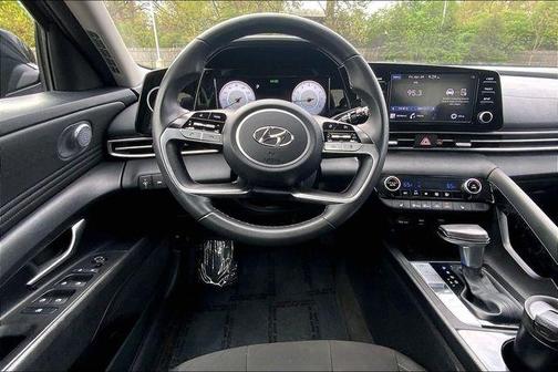 Phantom Black 2021 Hyundai ELANTRA SEL