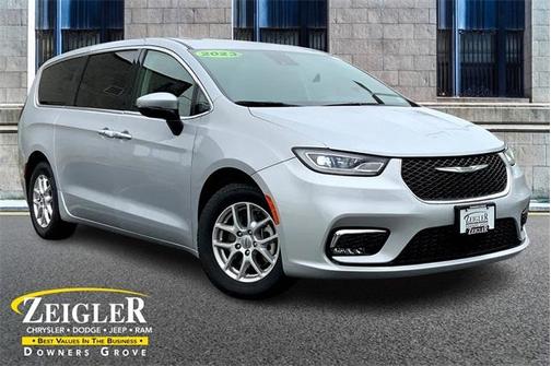 2023 Chrysler Pacifica Touring-L