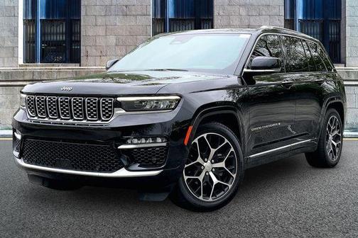 Diamond Black 2023 Jeep Grand Cherokee Summit