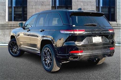 2025 Jeep Grand Cherokee Summit