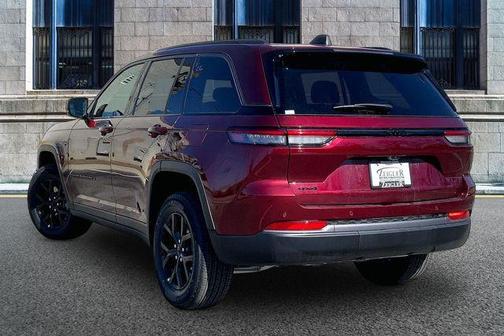 2026 Jeep Grand Cherokee Laredo