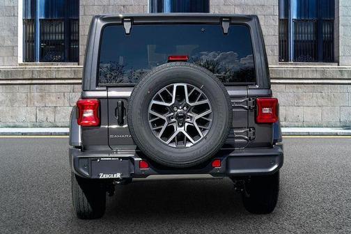Granite Crystal Clearcoat Metallic 2026 Jeep Wrangler Sahara