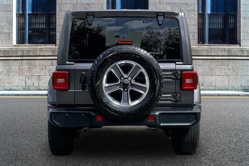 Granite Crystal Clearcoat Metallic 2021 Jeep Wrangler Unlimited Sahara