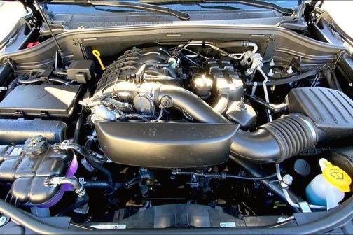 DB Black Crystal Clearcoat 2026 Dodge Durango GT