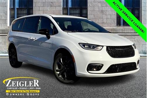 2026 Chrysler Pacifica Select