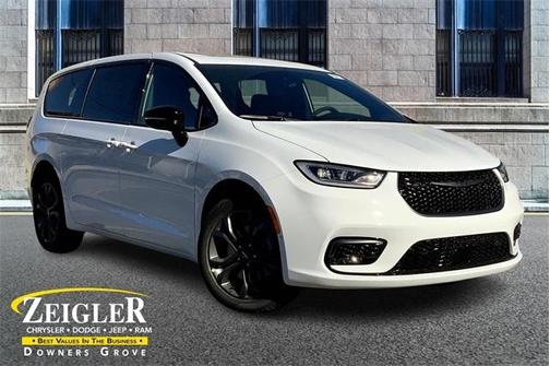 2026 Chrysler Pacifica Select