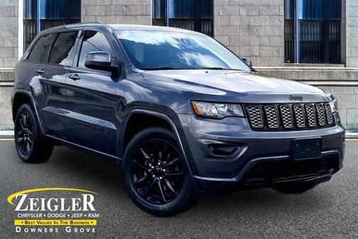Granite Crystal Clearcoat Metallic 2018 Jeep Grand Cherokee Altitude