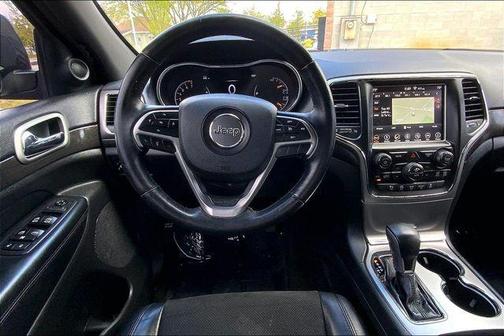 Granite Crystal Clearcoat Metallic 2018 Jeep Grand Cherokee Altitude