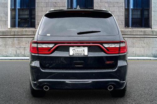 DB Black Crystal Clearcoat 2026 Dodge Durango GT Premium HEMI V8