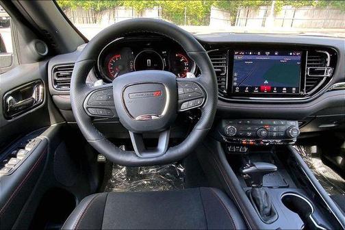 DB Black Crystal Clearcoat 2026 Dodge Durango GT Plus HEMI V8