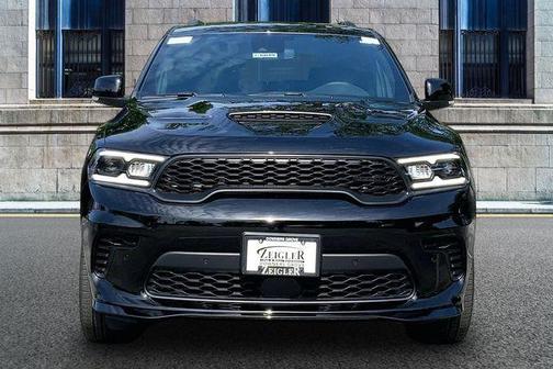 DB Black Crystal Clearcoat 2026 Dodge Durango GT Plus HEMI V8