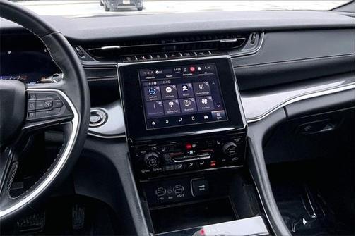 2022 Jeep Grand Cherokee Altitude