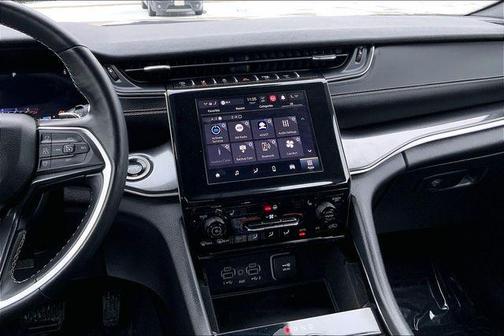 2022 Jeep Grand Cherokee Altitude