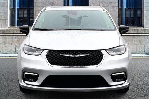 2024 Chrysler Pacifica Touring-L