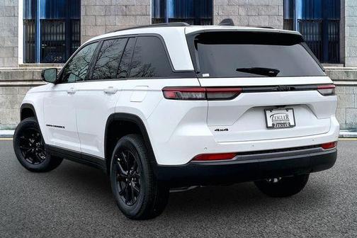 2026 Jeep Grand Cherokee Laredo