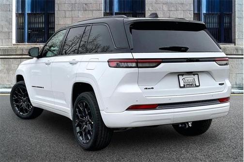 2026 Jeep Grand Cherokee Summit