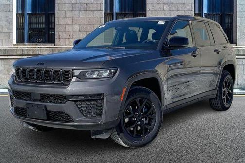 2026 Jeep Grand Cherokee Laredo