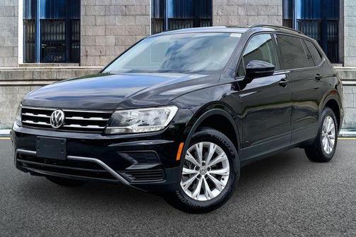Deep Black Pearl Effect 2020 Volkswagen Tiguan 2.0T S