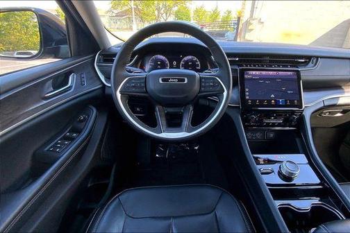 Diamond Black 2023 Jeep Grand Cherokee Limited