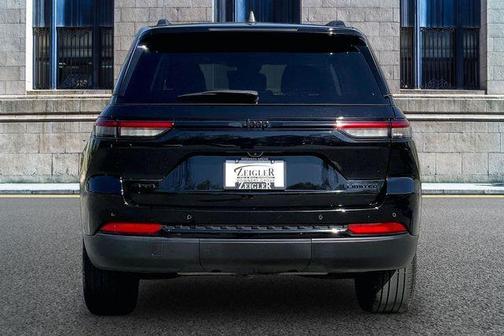Diamond Black 2023 Jeep Grand Cherokee Limited