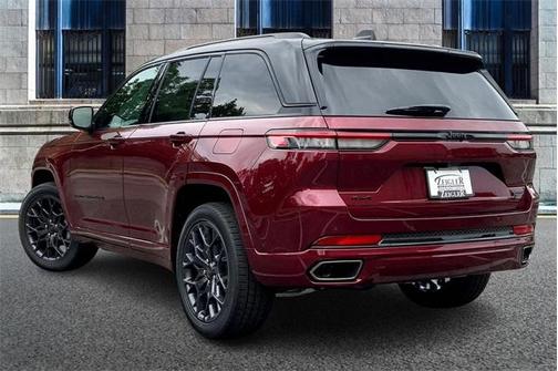 2025 Jeep Grand Cherokee Summit
