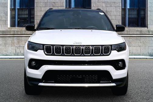 Bright White Clearcoat 2023 Jeep Compass Limited