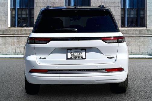 Bright White Clearcoat 2026 Jeep Grand Cherokee Summit
