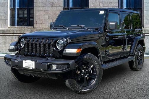 Black Clearcoat 2023 Jeep Wrangler Sahara