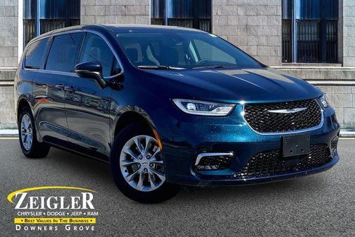 2023 Chrysler Pacifica Touring-L