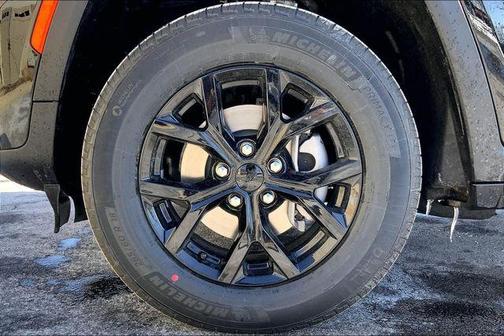 2026 Jeep Grand Cherokee Laredo