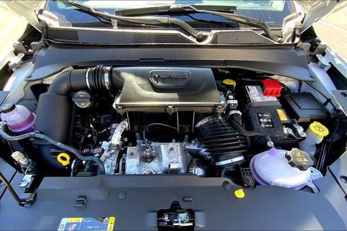 Bright White Clearcoat 2026 Jeep Compass Latitude