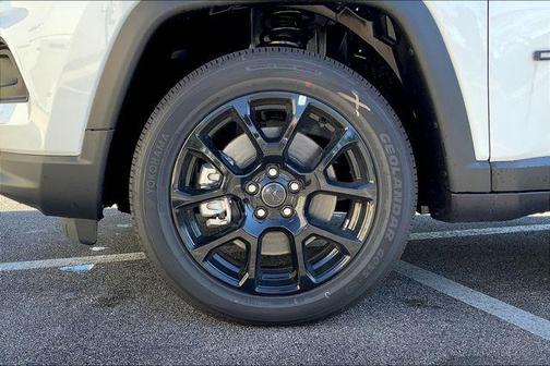 Bright White Clearcoat 2026 Jeep Compass Latitude