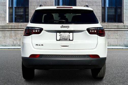 Bright White Clearcoat 2026 Jeep Compass Latitude