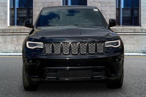 Diamond Black 2022 Jeep Grand Cherokee WK Laredo