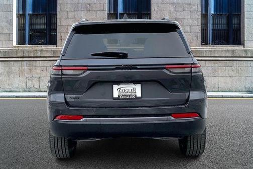 Metallic 2026 Jeep Grand Cherokee Limited