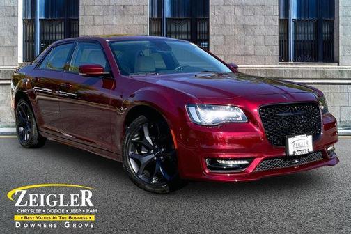 Velvet Red Pearlcoat 2023 Chrysler 300 Touring L