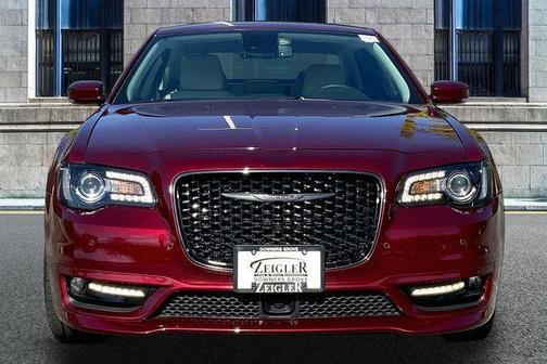 Velvet Red Pearlcoat 2023 Chrysler 300 Touring L