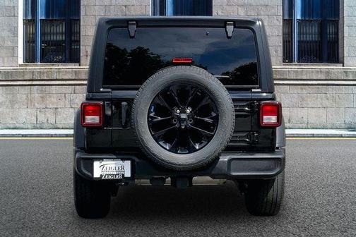 Black Clearcoat 2022 Jeep Wrangler Unlimited Sport Altitude