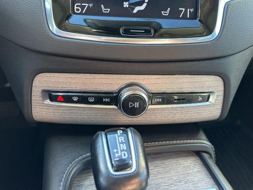 2021 Volvo XC90 T6 Inscription