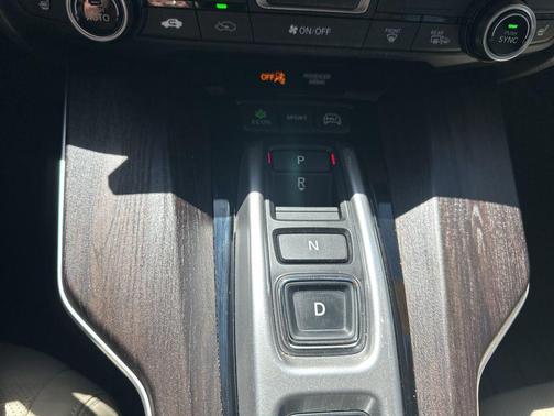 Crimson Pearl 2018 Honda Clarity Plug-In Hybrid Touring