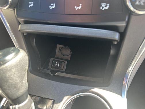 Midnight Black Metallic 2017 Toyota Camry LE