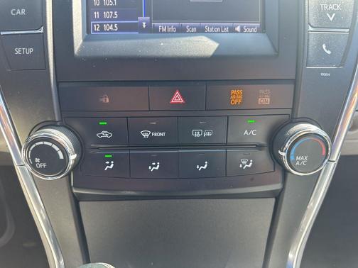 Midnight Black Metallic 2017 Toyota Camry LE