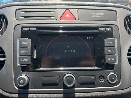 2011 Volkswagen Tiguan SE