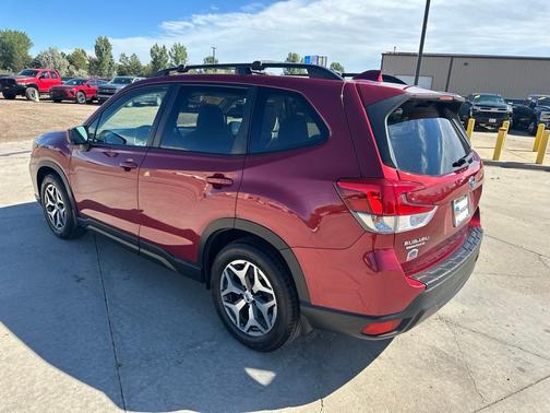 Crimson Red Pearl 2019 Subaru Forester Premium